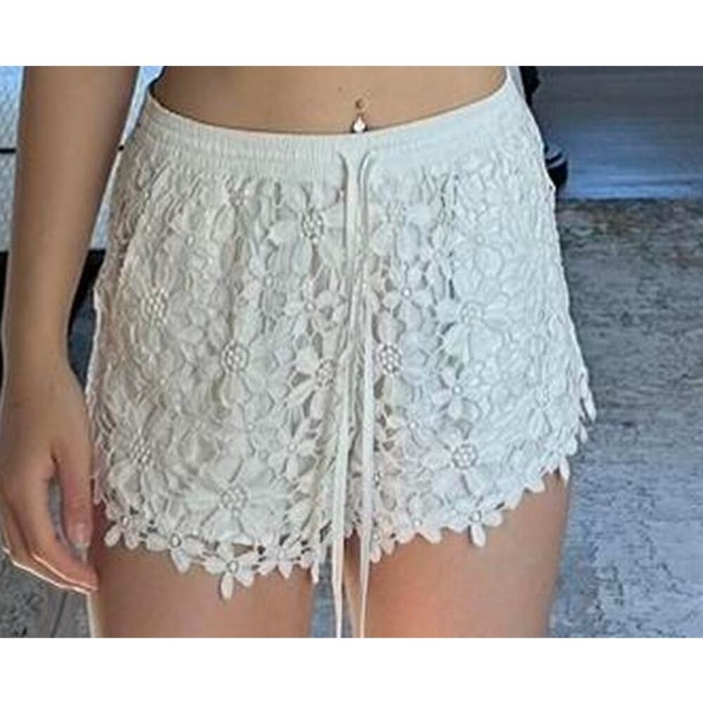 Ambercrombie & Fitch Women's Floral Lace Cream Short/Coverup Size S